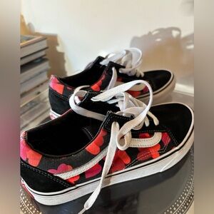 Vans Old Skool Heart Fabric/Black Suede  - Floral Black & Red Sneakers